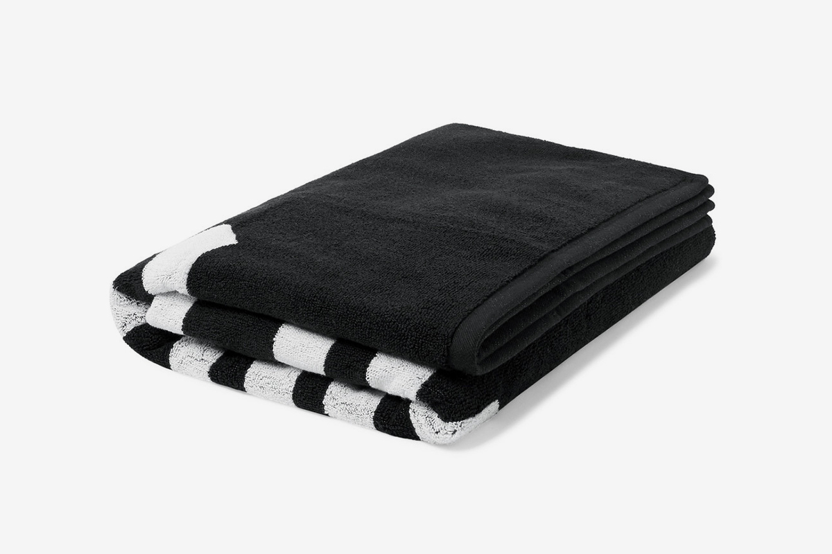 These 10 LogoPrinted Beach Towels Are the Ultimate Vacation Flex
